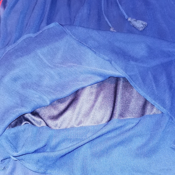 Gorgeous off shoulder blouse - Picture 2 of 5